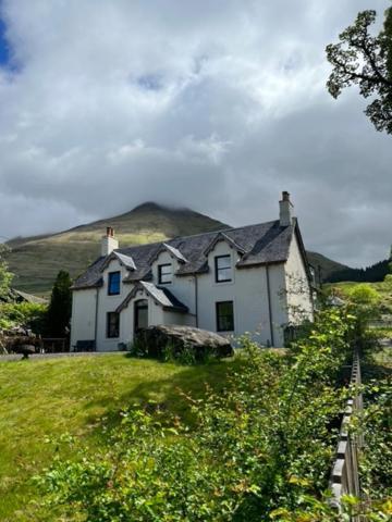 Beautiful Farm House At The Foot Of Ben More. Crianlarich Eksteriør billede